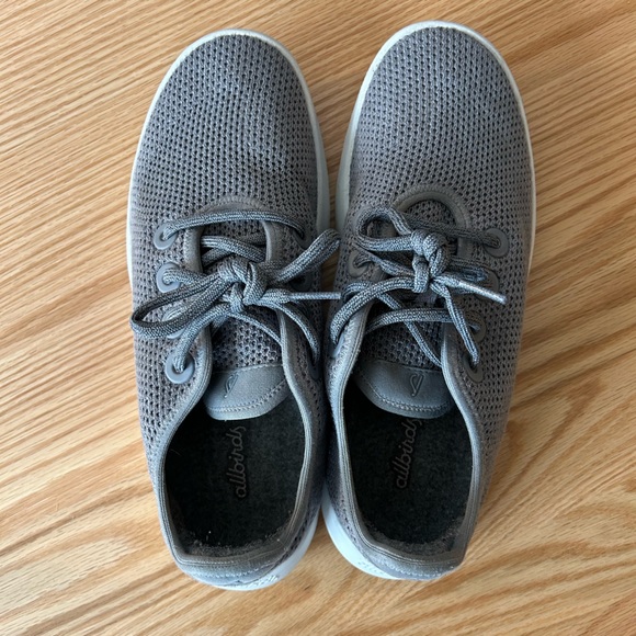 Allbirds Womenβs Tree Runners Sneaker Size 9 - Mist Color with White Sole - Picture 2 of 15